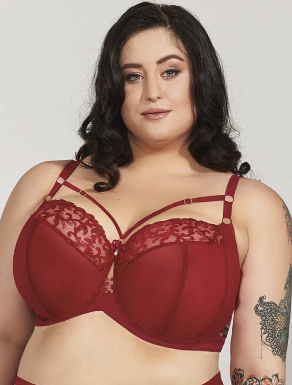 CLARISA Бюст SemiSoft